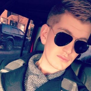 Meet your Posher, Denver